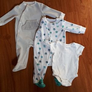 Cozy sleepers (2 + bonus onesie)